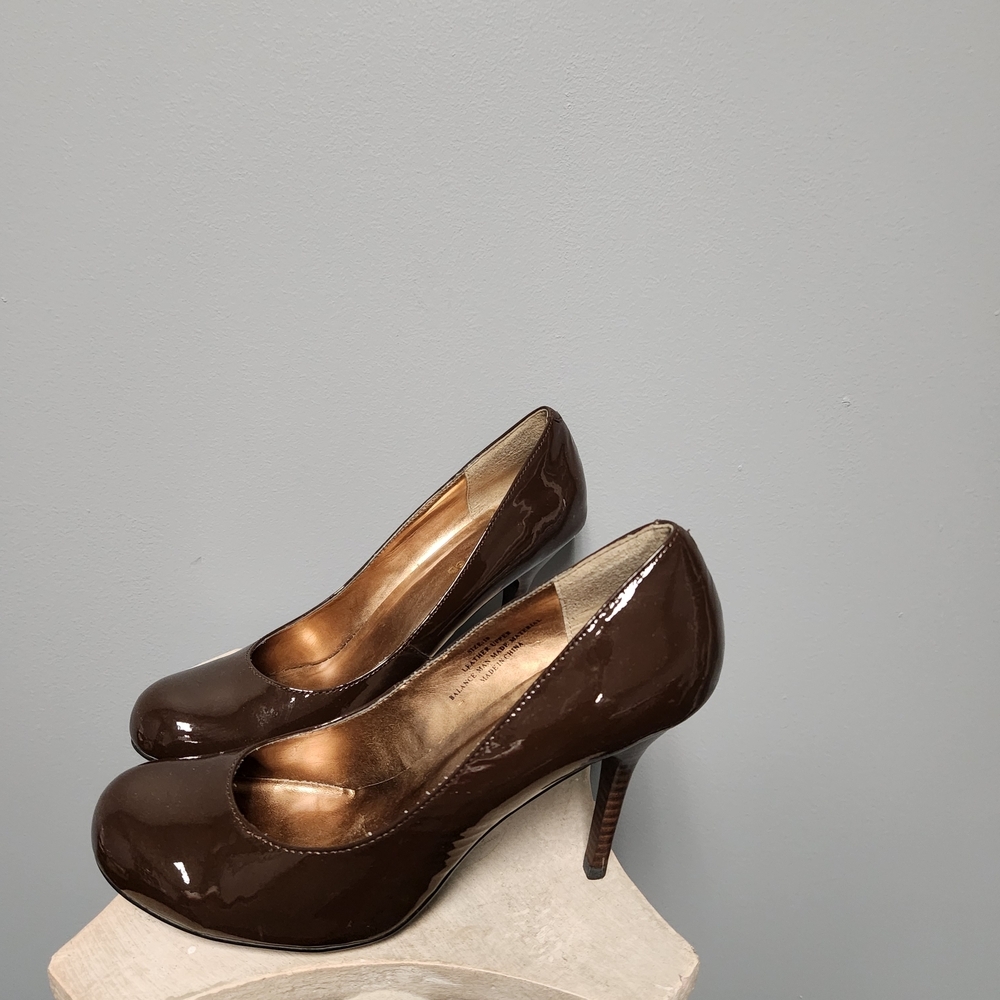 NWT Elegant Patent Leather Brown Pumps 10 - Picture 2 of 7